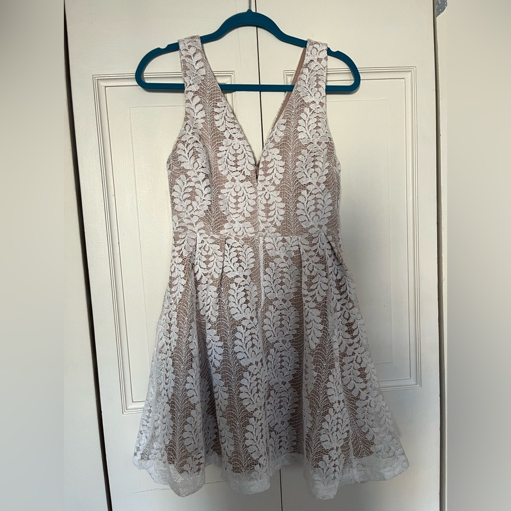 Lulus lacy dress